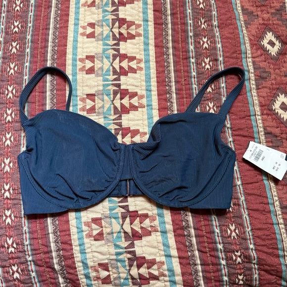 NWT Abercrombie & Fitch Curve Love Bikini Top Small - Picture 1 of 7